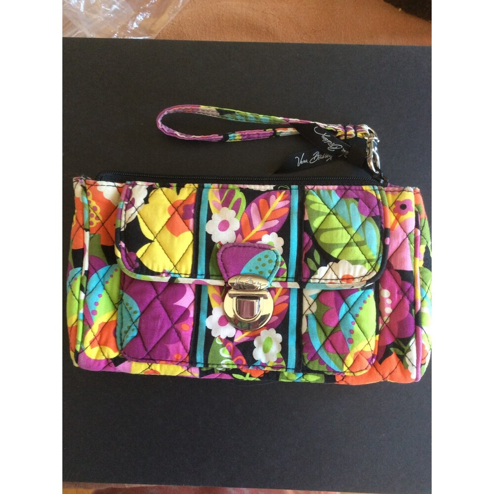 INVENTORY REDUCTION SALE. Vera Bradley Wristlet/Wallet B22